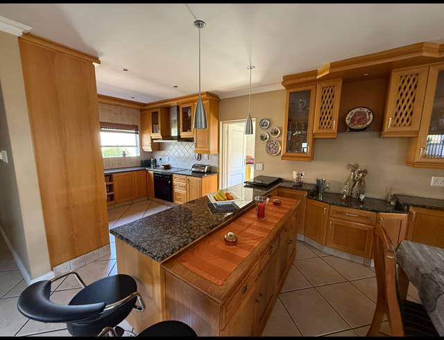 3 BEDROOM HOUSE TO LET IN VANDERBIJLPARK SE 4